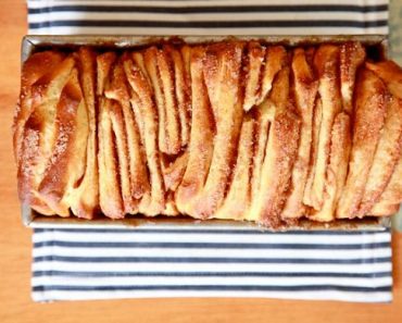 CINNAMON SUGAR PULL-APART BREAD