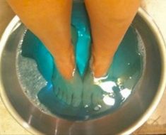 She Soaks Her Feet In A Bowl Of Listerine. When I Saw The Results? I’m Totally Trying This!
