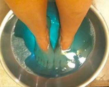 She Soaks Her Feet In A Bowl Of Listerine. When I Saw The Results? I’m Totally Trying This!